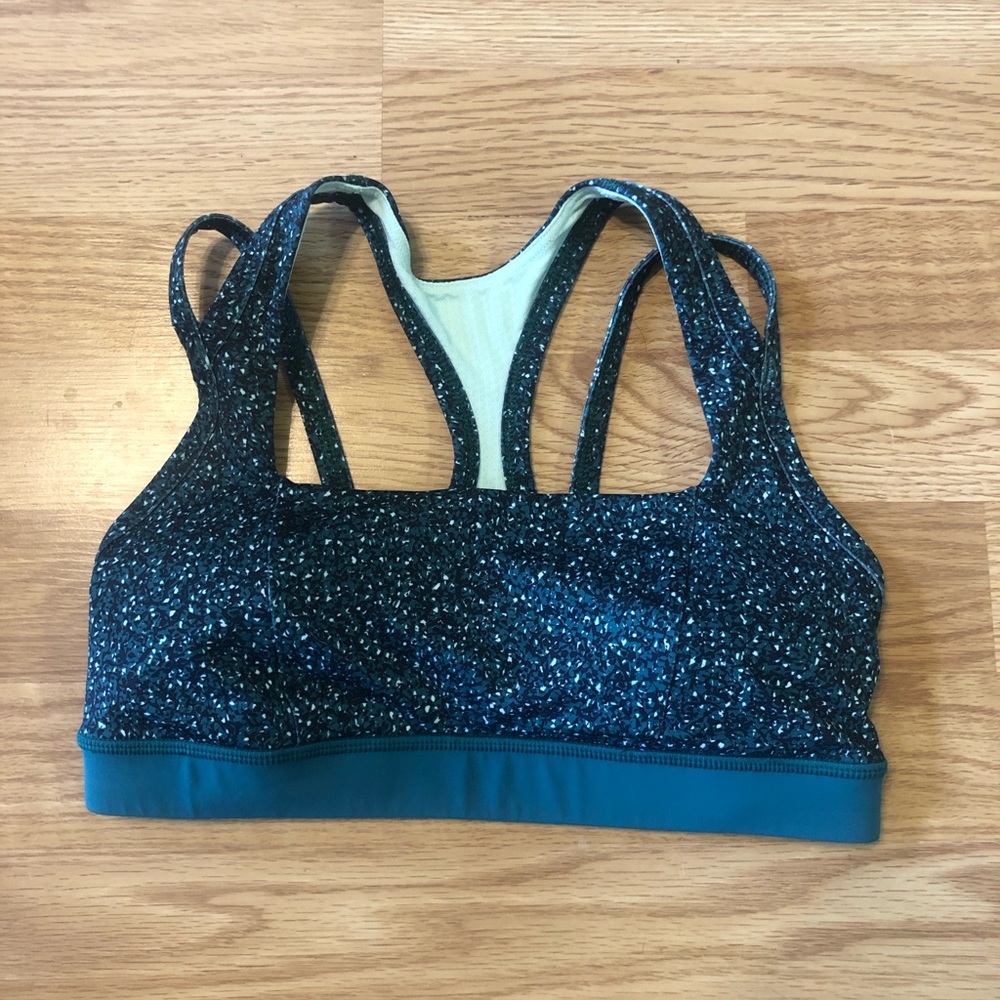 Lululemon sports bra